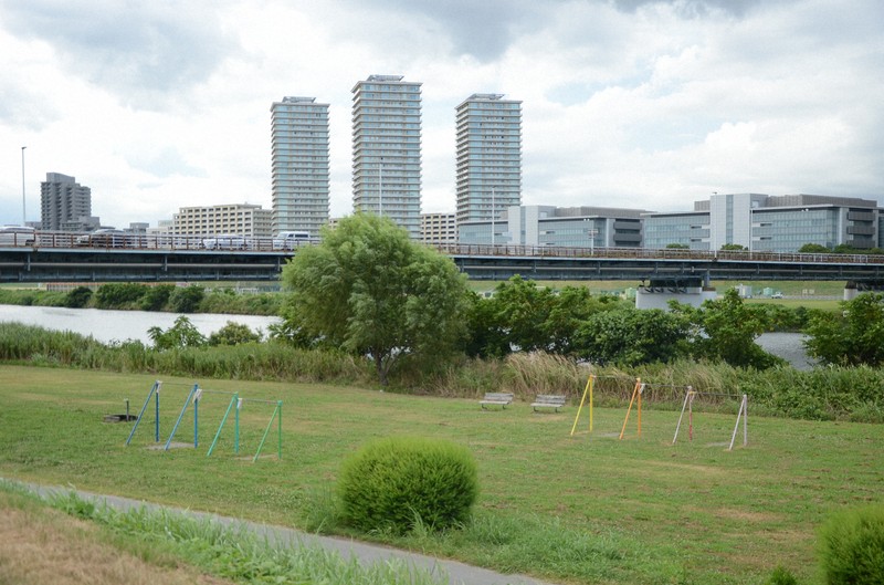 【子育て支援】手厚い東京、隣接の神奈川では…　多摩川を挟んで格差